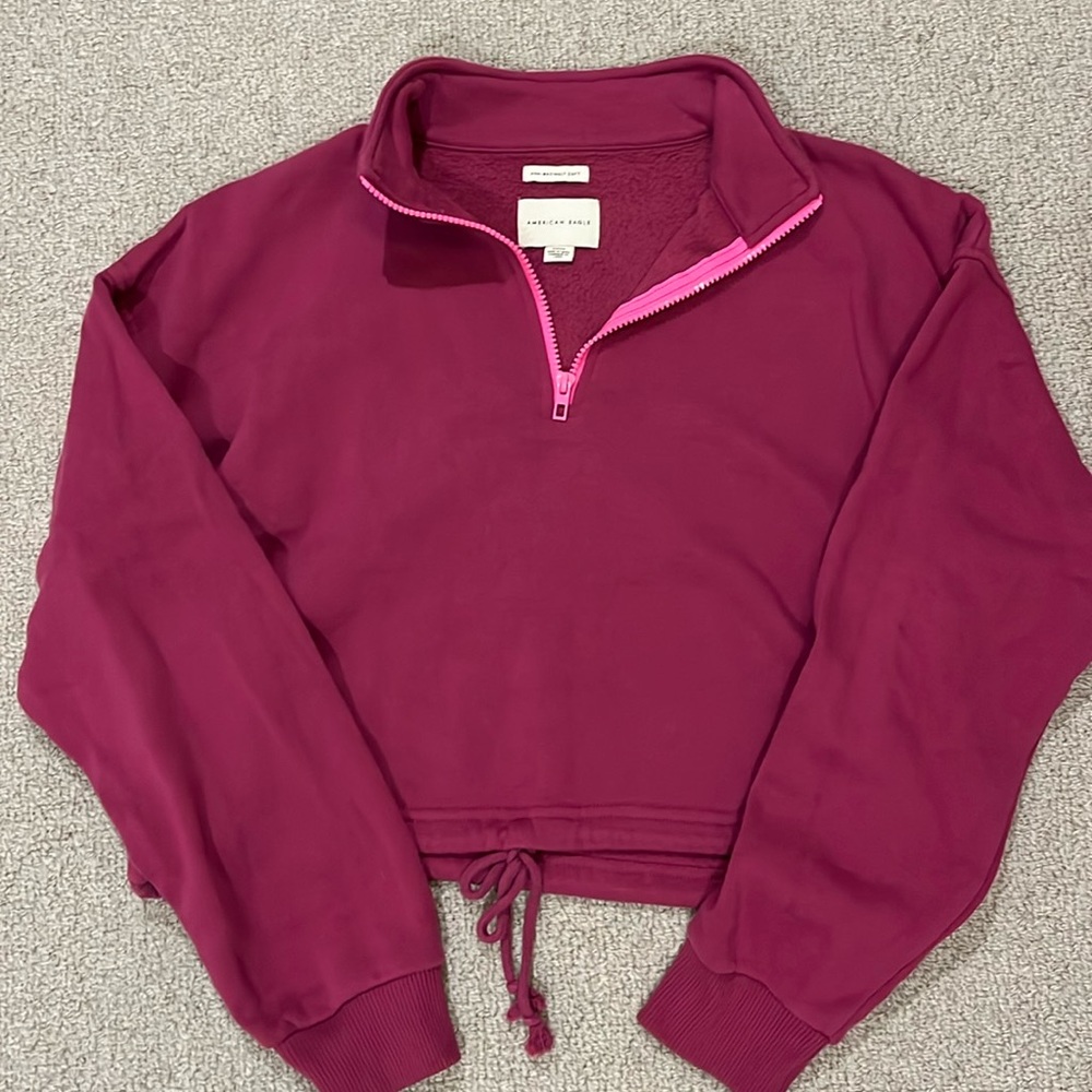 American Eagle Cropped Crew